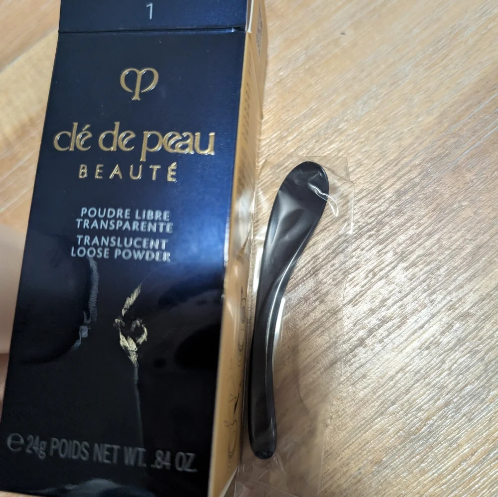 Cle De Peau Translucent Loose Powder
